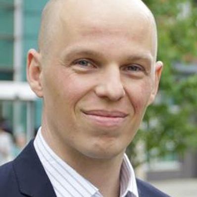 Dr Oliver Laasch