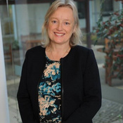 Dr Liz Houldsworth