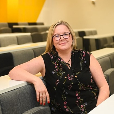 Professor Leanne de Main