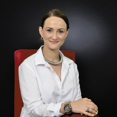 Dr Elnerine Greeff 